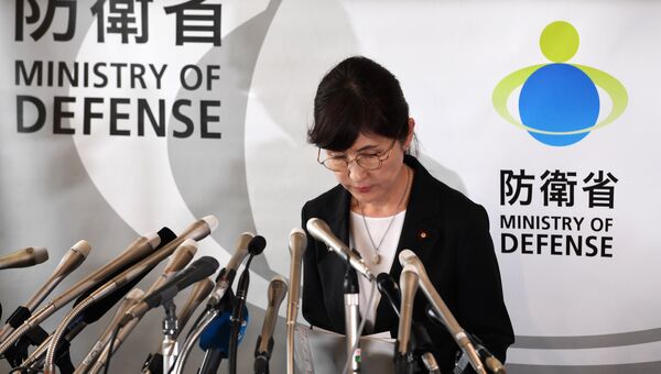 Министр обороны Японии Томоми Инада на пресс-конференции в Министерстве обороны в Токио. 28 июля 2017