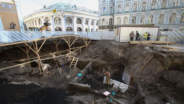 Место раскопок на Биржевой площади. 27 июля 2017