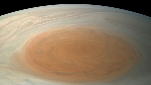 Большое красное пятно Юпитера в естественной цветовой гамме