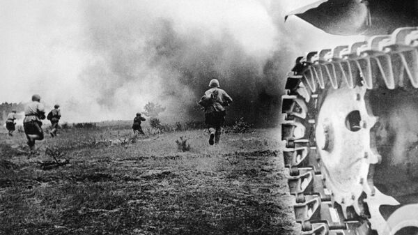 Бойцы Красной Армии идут в бой. Орел, август 1943 