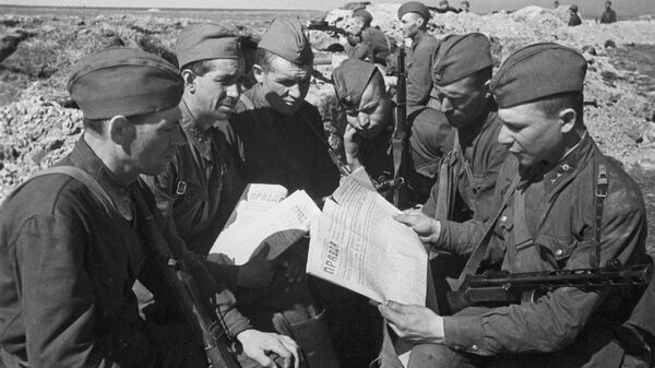 Бойцы Красной Армии в окопах. 1942