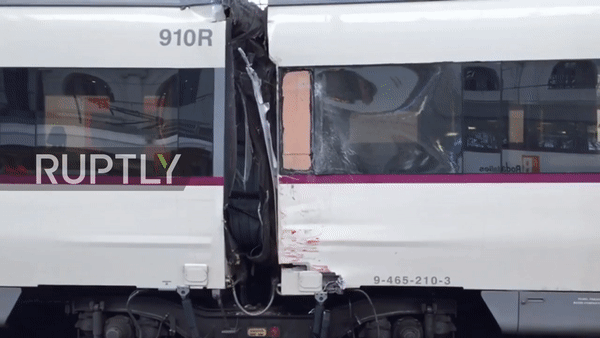 В ЧП с поездом в Барселоне пострадало более 50 человек