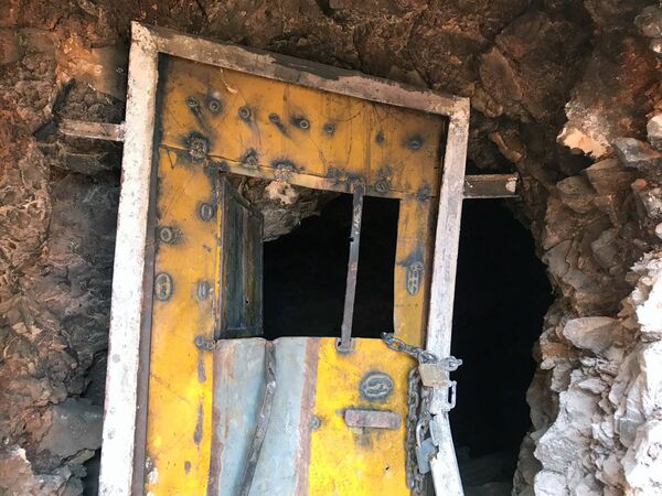 Место базирования террористов в горном районе Эрсаль на ливано-сирийской границе Место базирования террористов в горном районе Эрсаль на ливано-сирийской границе