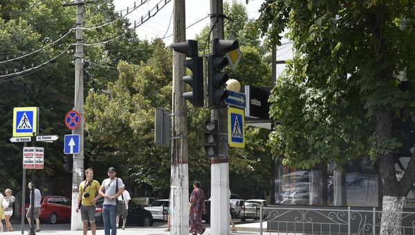 Выключенные светофороы во время отсутствия энергоснабжения в Крыму. 28 июля 2017