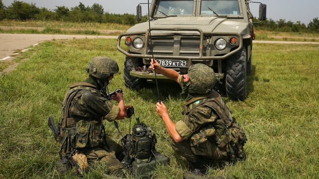 Военнослужащие во время тактических учений с подразделениями соединения специального назначения Южного военного округа (ЮВО). Архивное фото