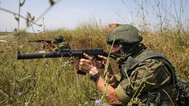 Военнослужащие во время тактических учений. Архивное фото