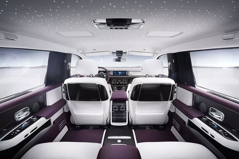 Автомобиль Rolls-Royce Phantom Автомобиль Rolls-Royce Phantom