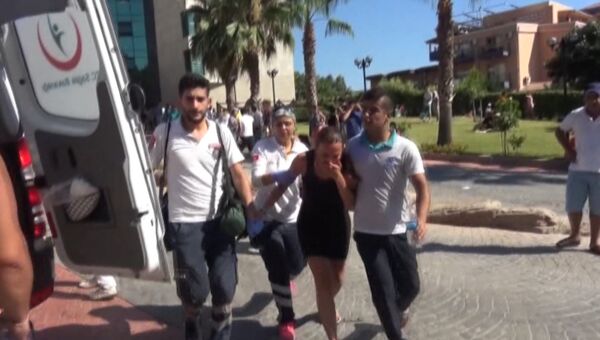 Посетителей отеля в турецком Кемере эвакуировали во время пожара