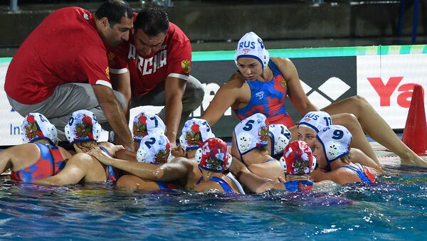 Игроки сборной России в матче 1/2 финала по водному полу среди женщин между сборными России и США