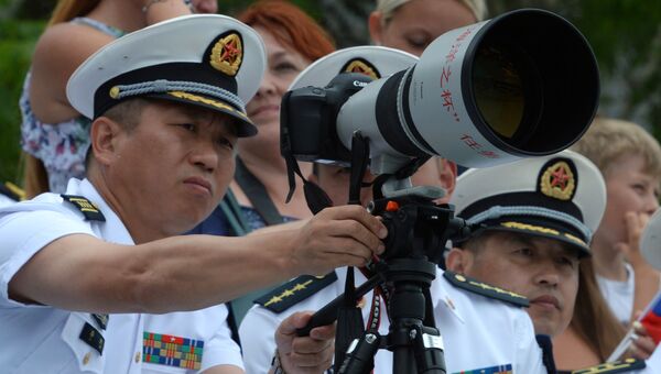 Китайские военнослужащие, гости военно-спортивного праздника по случаю празднования Дня Военно-морского флота России во Владивостоке. 30 июля 2017