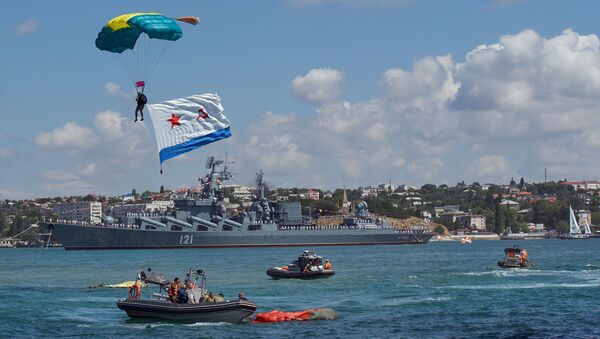 Во время военно-морского парада в честь Дня Военно-Морского Флота России в Севастополе. 30 июля 2017