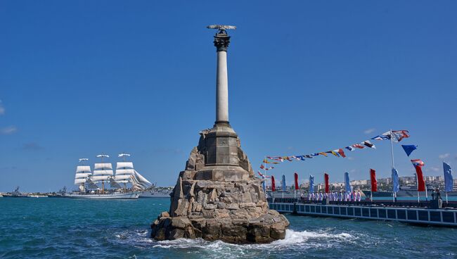 Во время военно-морского парада в честь Дня Военно-Морского Флота России в Севастополе. 30 июля 2017