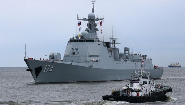 Ракетный эсминец Хэфэй, прибывший в порт Балтийска для участия в российско-китайских учениях