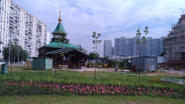 Деревянная Покровская часовня в Раменках