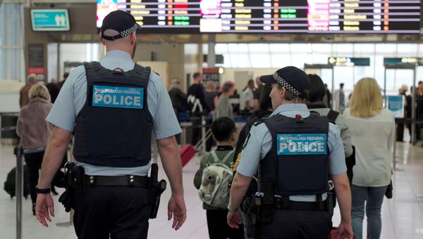 Австралийские полицейские в аэропорту Сиднея