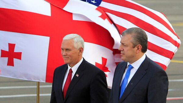 Вице-президент США Майк Пенс и премьер-министр Грузии Георгий Квирикашвили в Тбилиси. 1 августа 2017