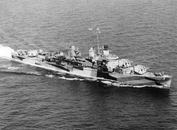 Эсминец ВМС США Maddox. 1964 год Эсминец ВМС США Maddox. 1964 год