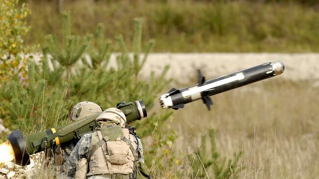 Американский переносной противотанковый ракетный комплекс (ПТРК) FGM-148 Javelin. Архивное фото