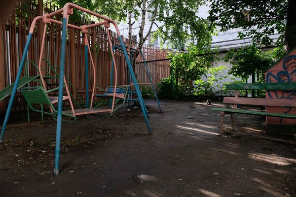 Детская площадка в СИЗО Москвы до ремонта Детская площадка в СИЗО Москвы до ремонта