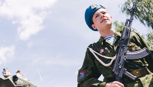 Празднование Дня Воздушно-десантных войск в сквере Десантников в Иванове