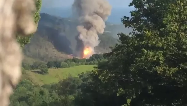 На складе минобороны Абхазии взорвались боеприпасы. Видео с места ЧП