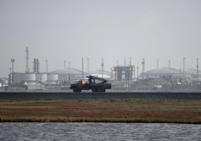 Нефтянные хранилища на побережье Карского моря в Ненецком автономном округе