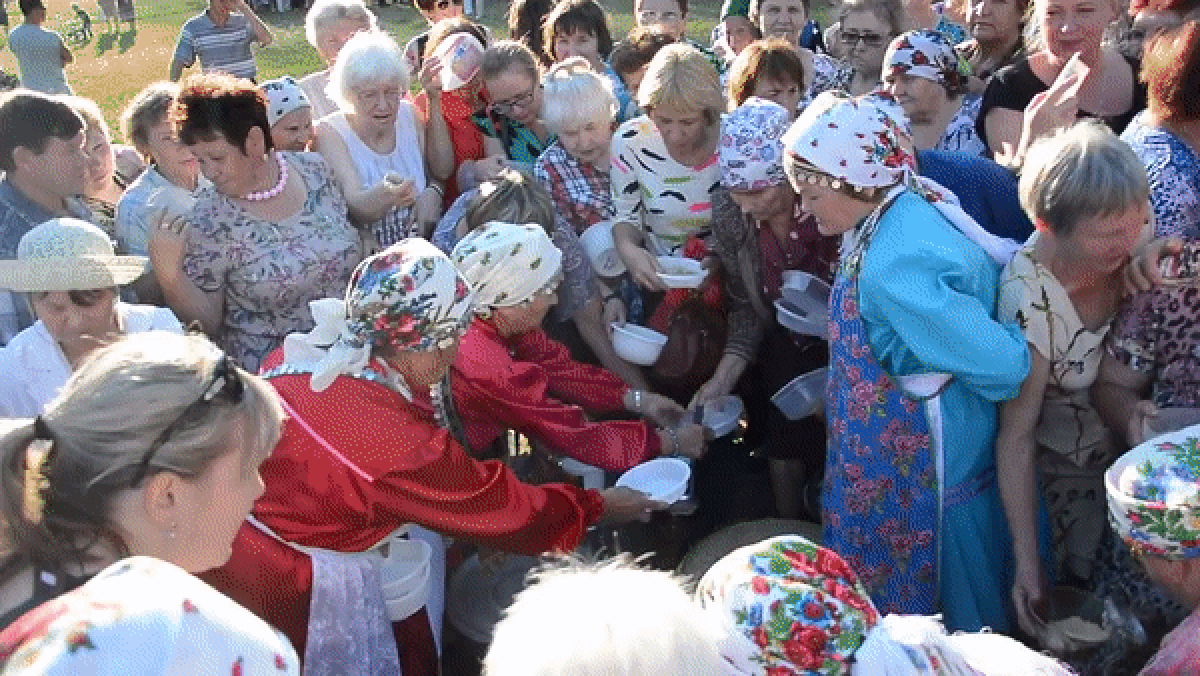 В Ижевске пенсионеры устроили давку из-за бесплатной каши