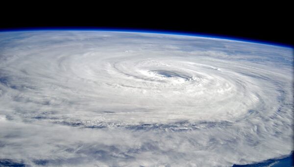 Супертайфун Нору над Тихим океаном. 1 августа 2017