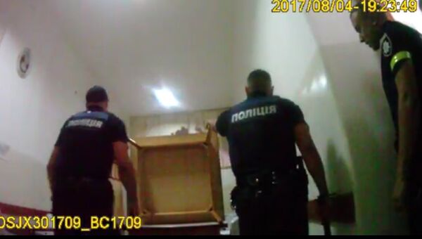 Во Львове полиция штурмом освободила заложников в психбольницею Скриншот с видео