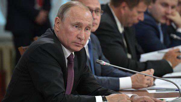 Владимир Путин во время заседания Совета при президенте РФ по развитию местного самоуправления. 5 августа 2017