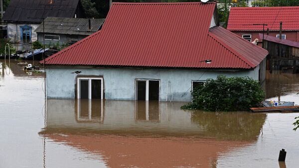 Здание, затопленное в результате наводнения