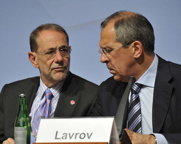 Лавров провел встречу с Соланой в Люксембурге - МИД РФ