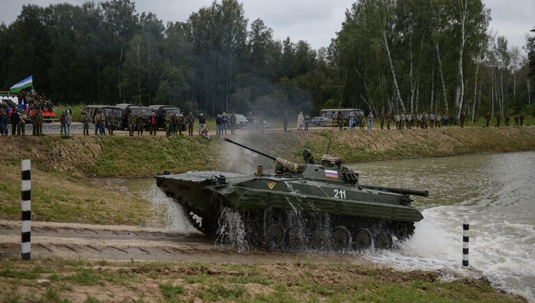 Военнослужащие вооруженных сил России во время пятого этапа Выход разведывательного соединения в район сбора после выполнения задачи на международном конкурсе Отличники войсковой разведки Международных армейских игр