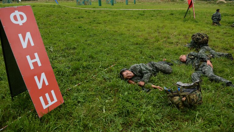 Военнослужащие вооруженных сил Казахстана на финише пятого этапа Выход разведывательного соединения в район сбора после выполнения задачи на международном конкурсе Отличники войсковой разведки Международных армейских игр