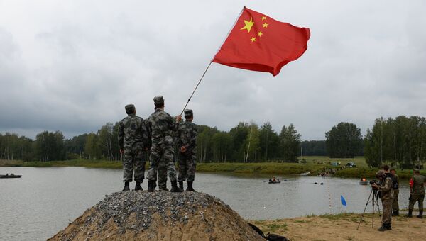 Военнослужащие вооруженных сил КНР во время пятого этапа Выход разведывательного соединения в район сбора после выполнения задачи на международном конкурсе Отличники войсковой разведки Международных армейских игр