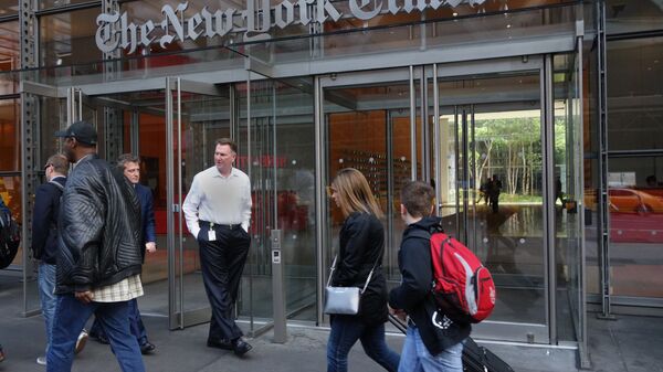 Вход в здание газеты New York Times в Нью-Йорке. Архивное фото