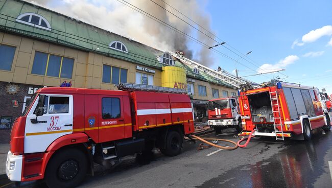 Пожар в торговом центре Атом на Таганской площади