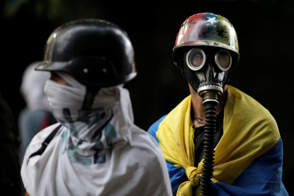 Антиправительственные демонстранты в Каракасе, Венесуэла