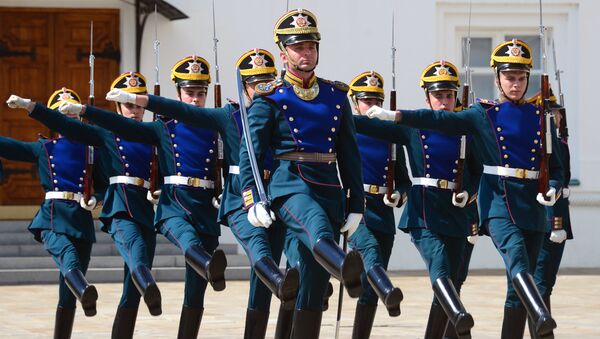 Военнослужащие Президентского полка во время развода конного караула, в рамках подготовки к фестивалю Спасская башня
