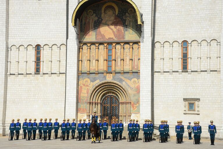 Военнослужащие Президентского полка во время развода конного караула, в рамках подготовки к фестивалю Спасская башня