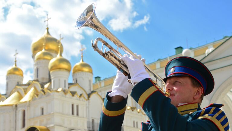 Военнослужащие Президентского полка во время развода конного караула, в рамках подготовки к фестивалю Спасская башня