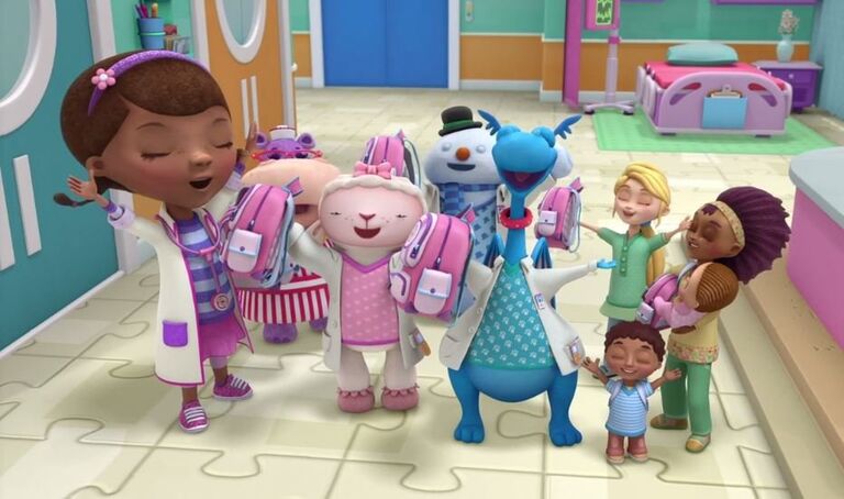 Кадр из мультипликационного шоу для детей DocMcStuffins, серия План на случай чрезвычайных обстоятельств (The Emergency Plan) Кадр из мультипликационного шоу для детей DocMcStuffins, серия План на случай чрезвычайных обстоятельств (The Emergency Plan)