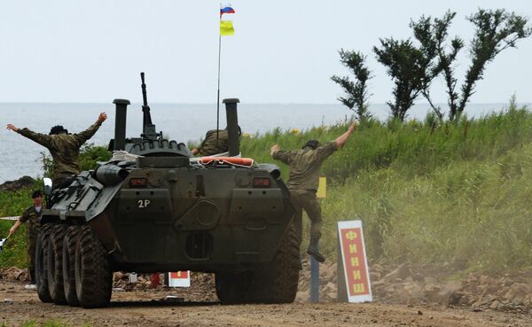 БТР-80 команды армии России на финальном этапе Эстафета международного конкурса Морской десант - 2017 БТР-80 команды армии России на финальном этапе Эстафета международного конкурса Морской десант - 2017