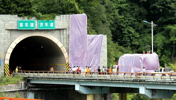 На месте ДТП в провинции Шэньси, КНР. 11 августа 2017