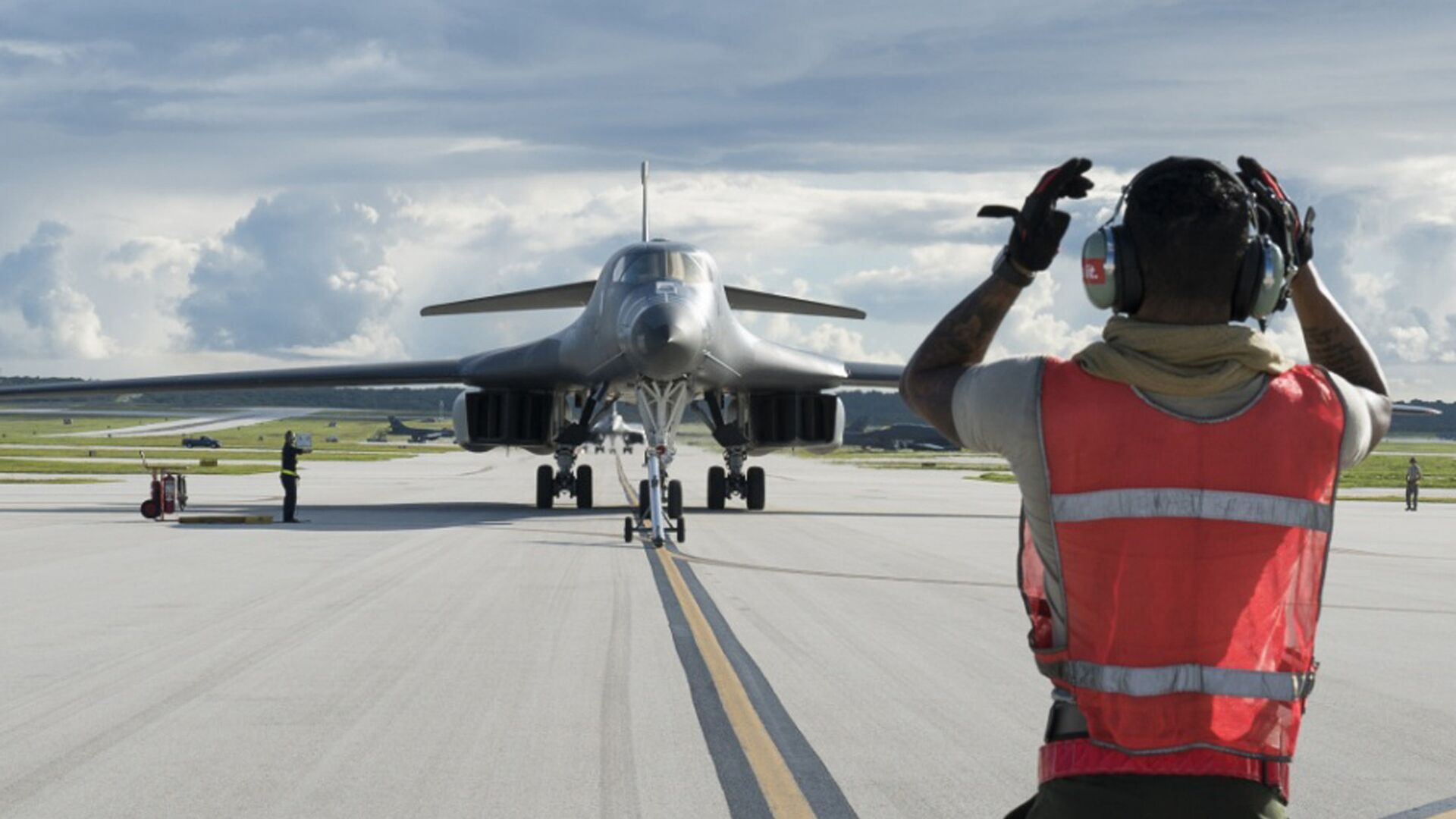 Стратегический бомбардировщик B-1B Lancer на базе ВВС США на Гуаме - РИА Новости, 1920, 04.03.2021