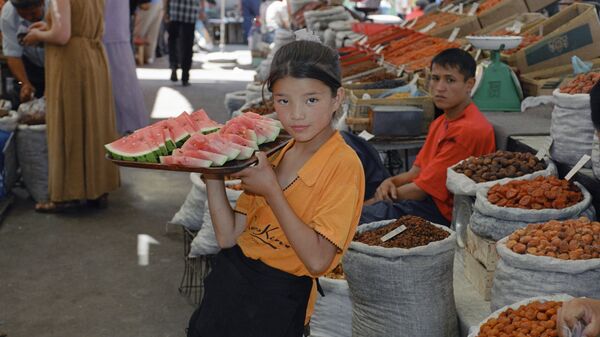 Ошсикй рынок в Бишкеке, Киргизия