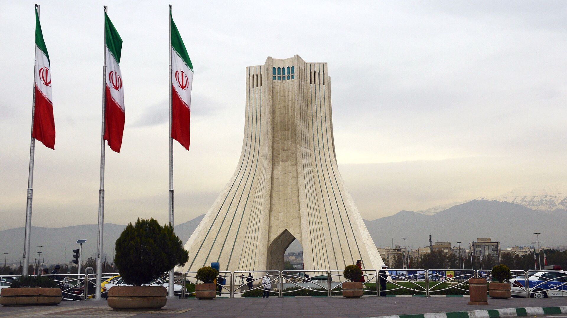 Башня Азади, построенная на одноименной площади в Тегеране - РИА Новости, 1920, 09.02.2021