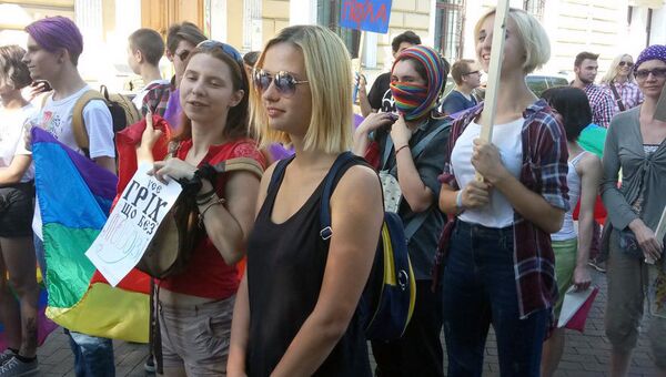 Участники Марша равенства ЛГБТ-сообщества в Одессе. 13 августа 2017
