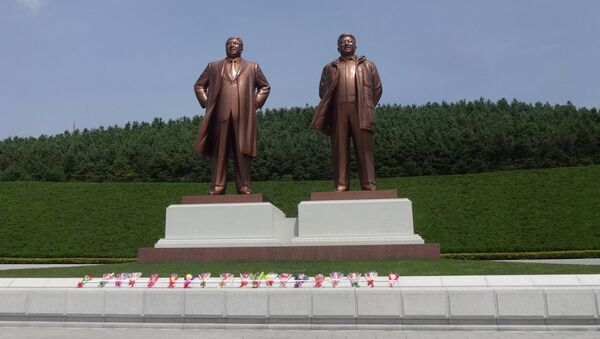 Монумент вождям Ким Ир Сену и Ким Чен Иру. Архивное фото
