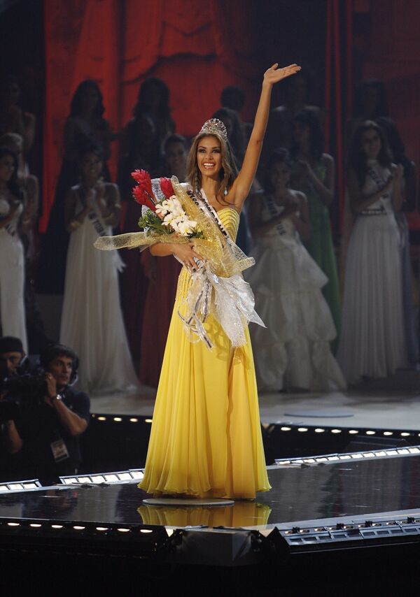 Представлявшая Венесуэлу 22-летняя брюнетка Дайана Мендоса завоевала титул Мисс Вселенная